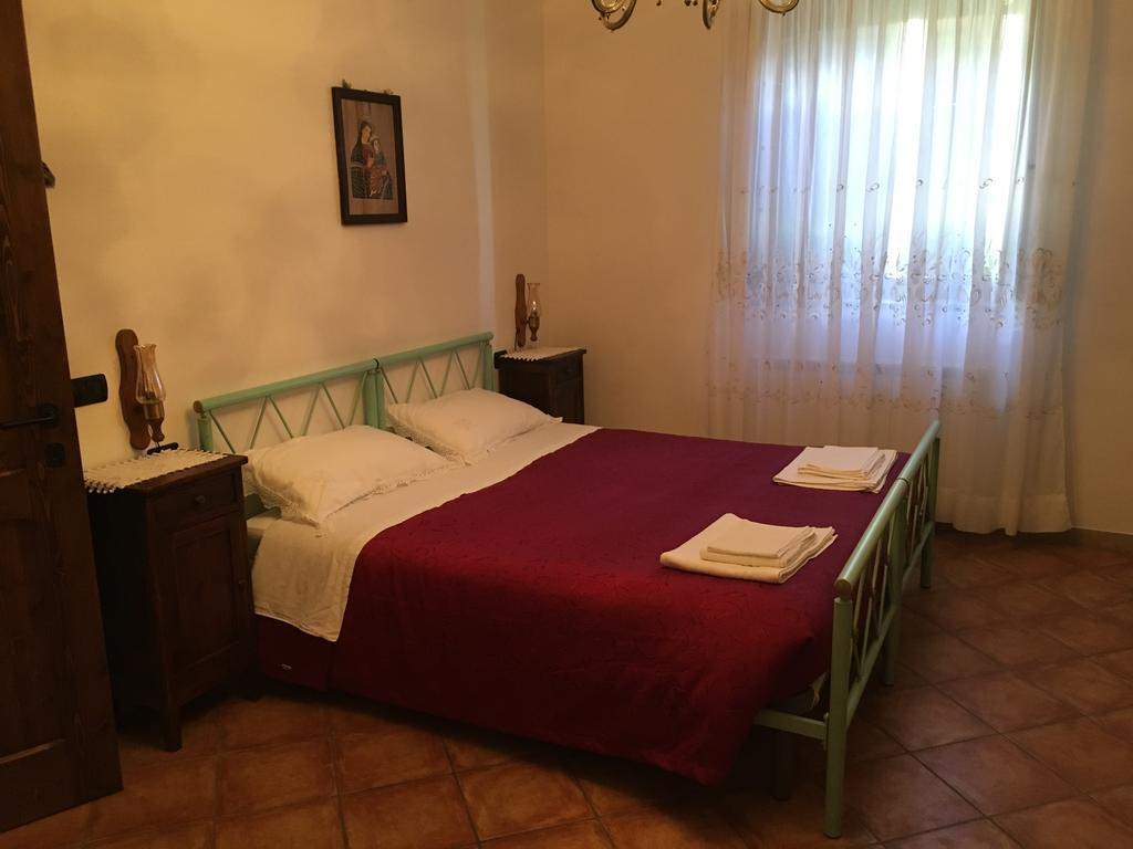 Appartamenti E Camere Il Poggio Di D'Angeli Lidia Auditore Exterior foto
